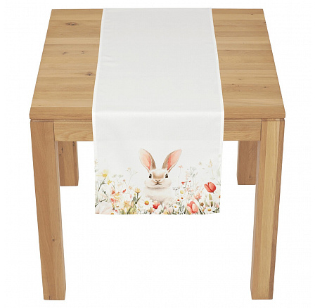 Běhoun - zajíc v rozkvetlé louce, 100 % polyester, 40 x 150 cm Běhoun - zajíc v rozkvetlé louce, 100 % polyester, 40 x 150 cm