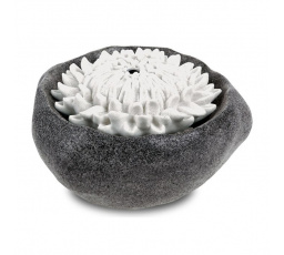 Fontána s LED osvětlením - polyresin, černá, dekor kámen a bílý květ