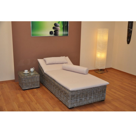 Ratanové lehátko Karola s odkládacím stolkem, polstr bílý Ratanové lehátko Karola s odkládacím stolkem, polstr bílý